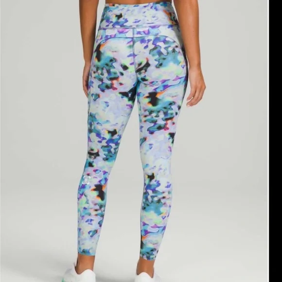 Lululemon SeaWheeze Fast and Free High-Rise Tight 25" in Euphoria Multi Size 4 - Picture 2 of 6